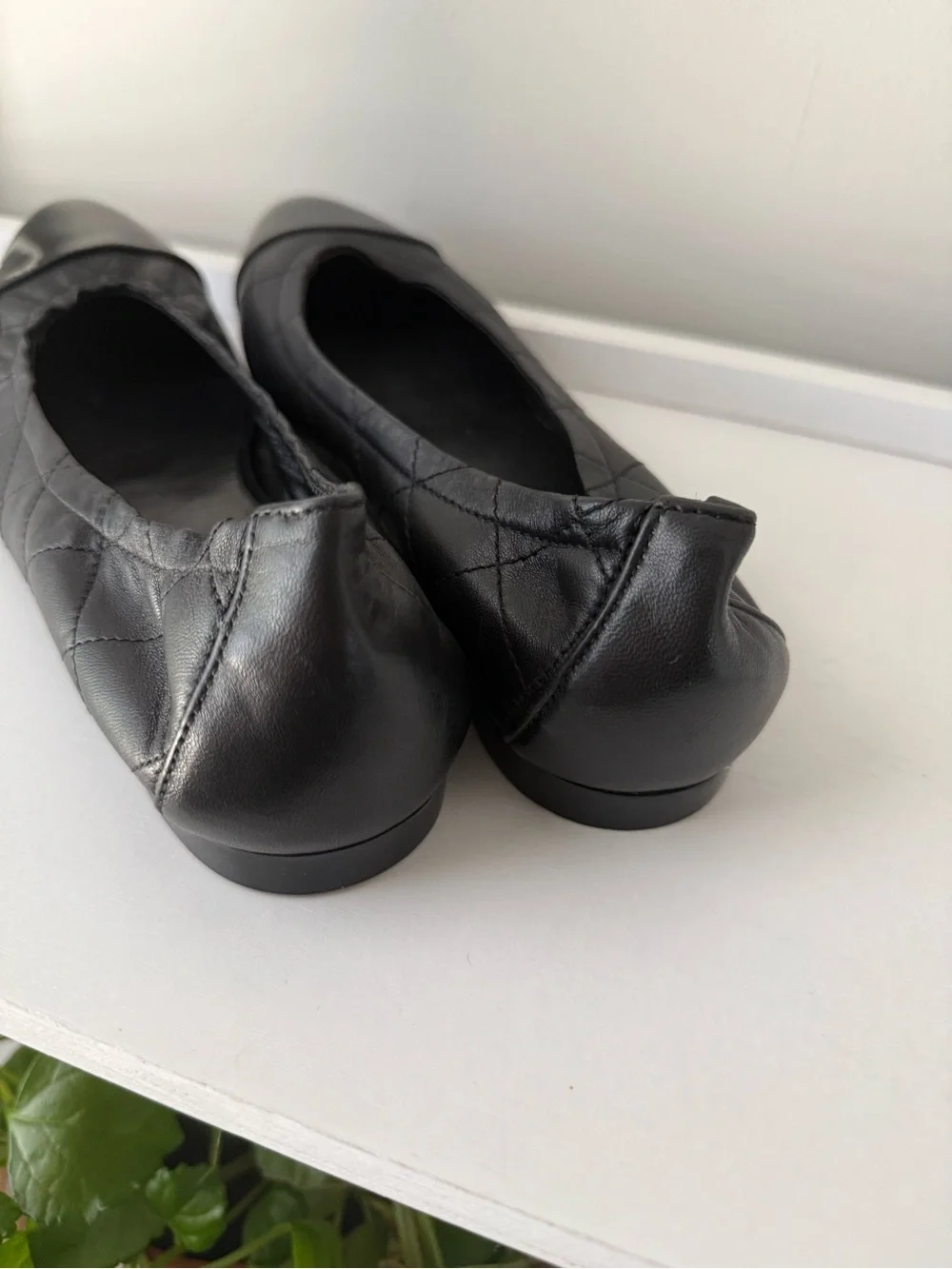 AGL Naomi Women's Black Quilted Cap-Toe Ballet Flats 8.5